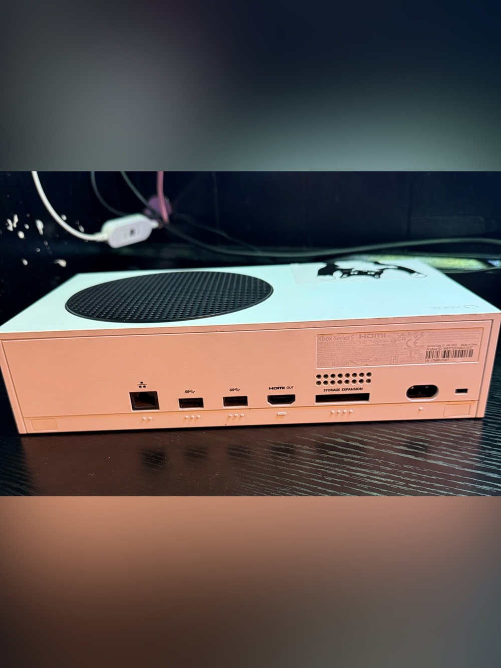 Xbox Series S 512GB SSD Console in White & Pink Xbox Series X/S Controller - Picture 3 of 7